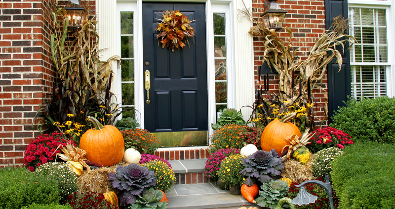 Outdoor Decorating for Fall | Diamond Vogel