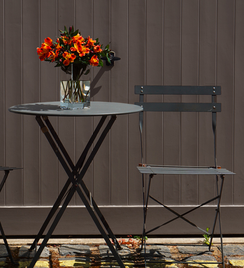 Film Noir table and chair